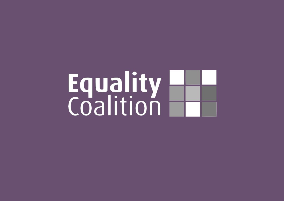 Monitoring Anti-Immigrant Networks Online